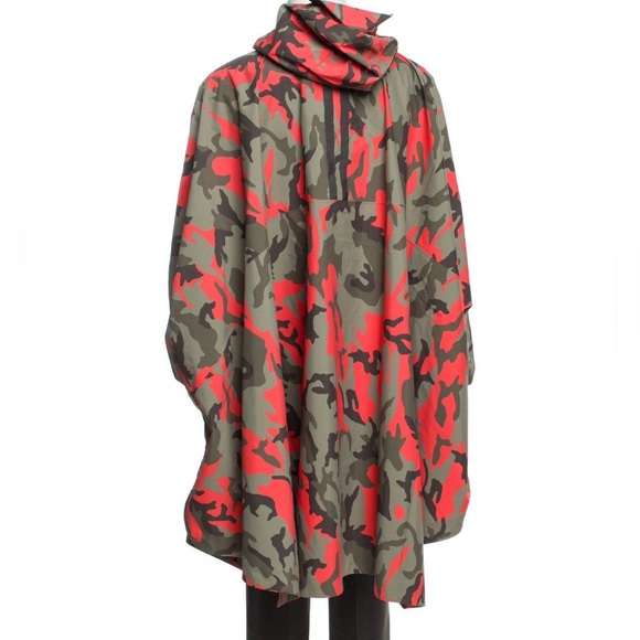 Canada Goode Printed Rain Poncho - Picture 3 of 3